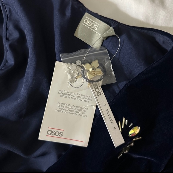 ASOS Petite Floral Beading Wrap Low Cut Velvet Mini Dress NWT Sz. 4 - Picture 6 of 13